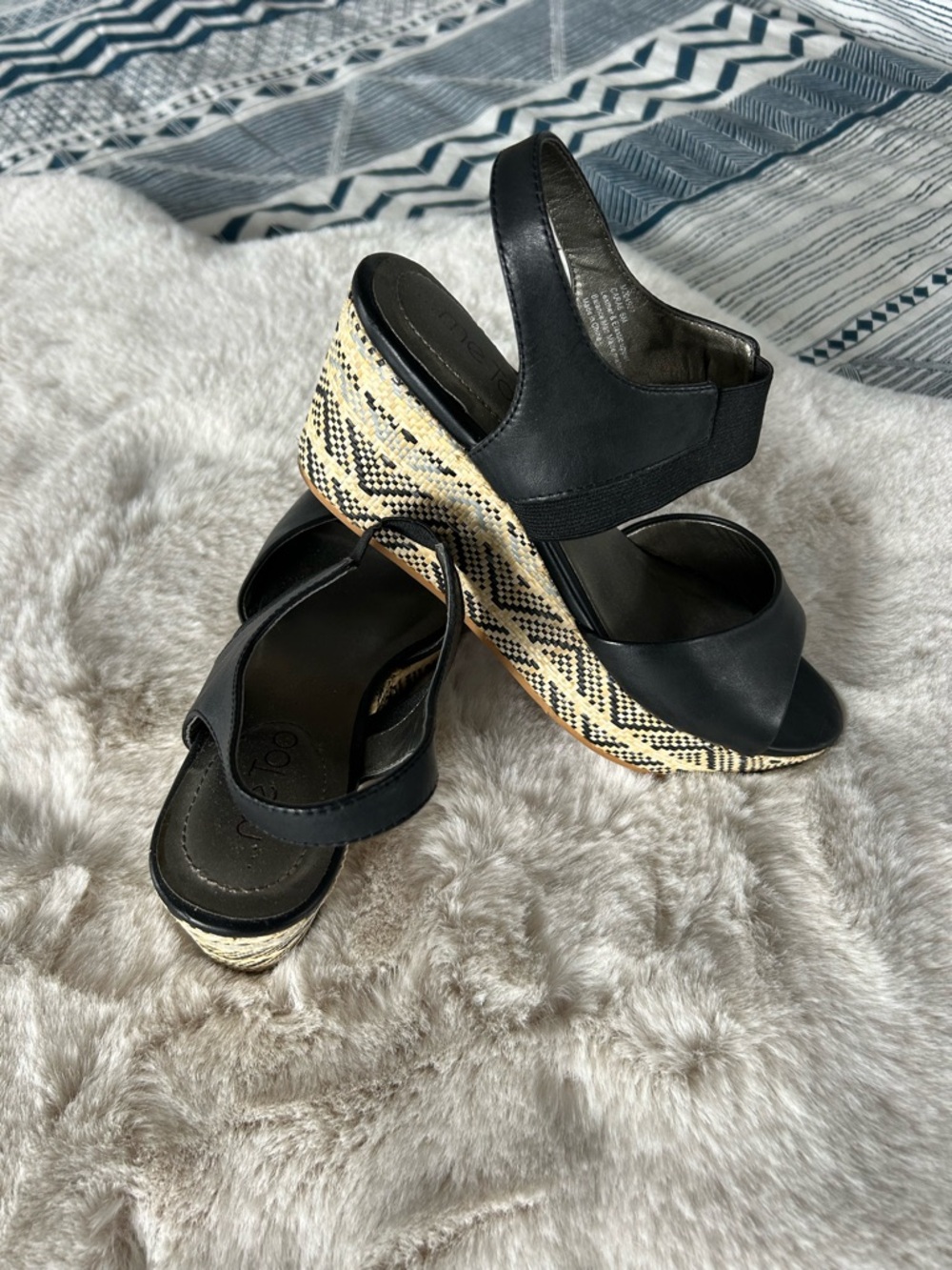 me too Black Genuine Leather Wedge Sandals with Raffia-Patterned Platform